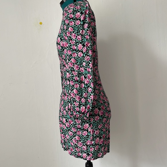 Worn couple of times dress in excellent condition - Picture 3 of 6